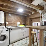 Cathedral Two Bedrooms דירה *